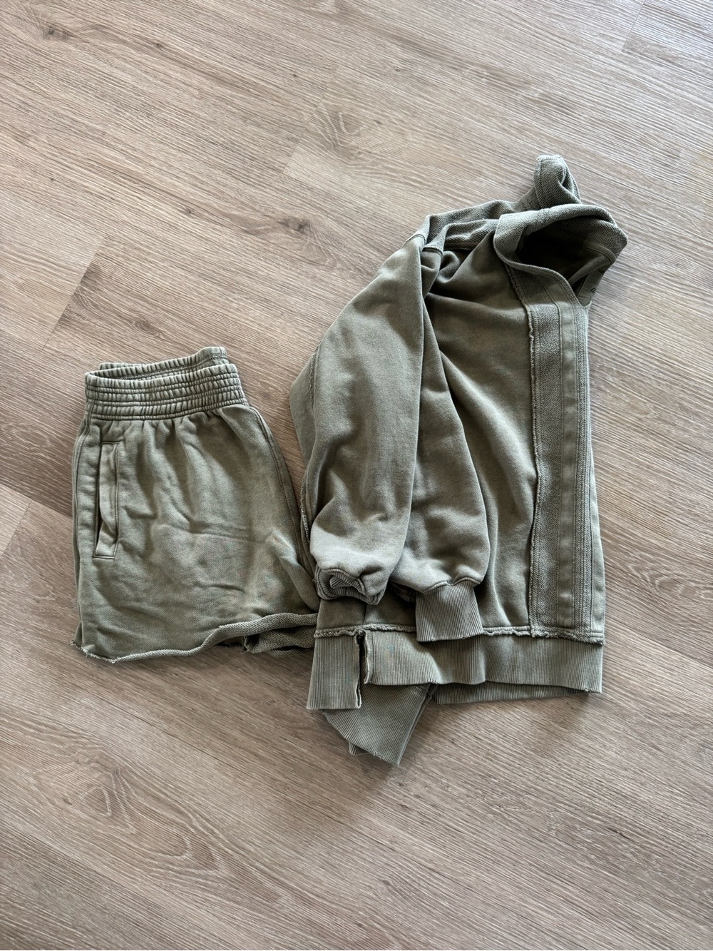 aerie Olive Green Sweatshirt and Shorts Set - Picture 1 of 1